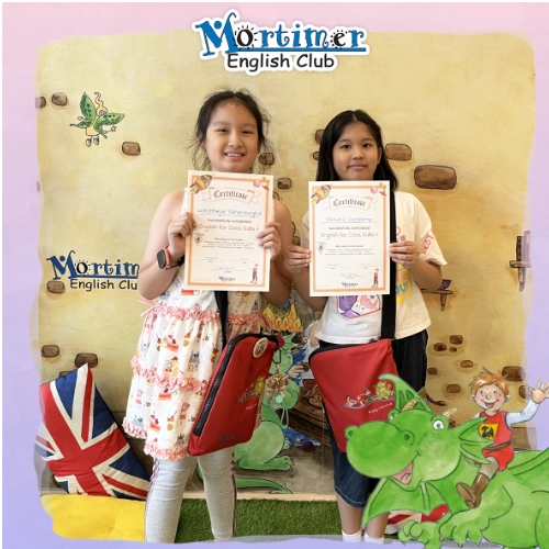 นักเรียนคอร์ส EFCK รับใบประกาศนียบัตรรับรองความสำเร็จทางการเรียน